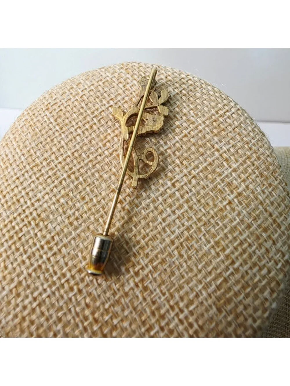Vtg Gold Tone Red Green Floral Enamel Dainty Stick Pin Brooch